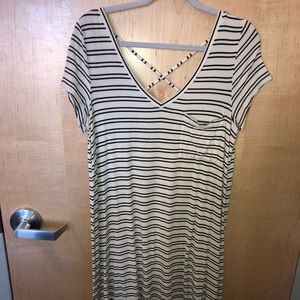 T-shirt dress with open back